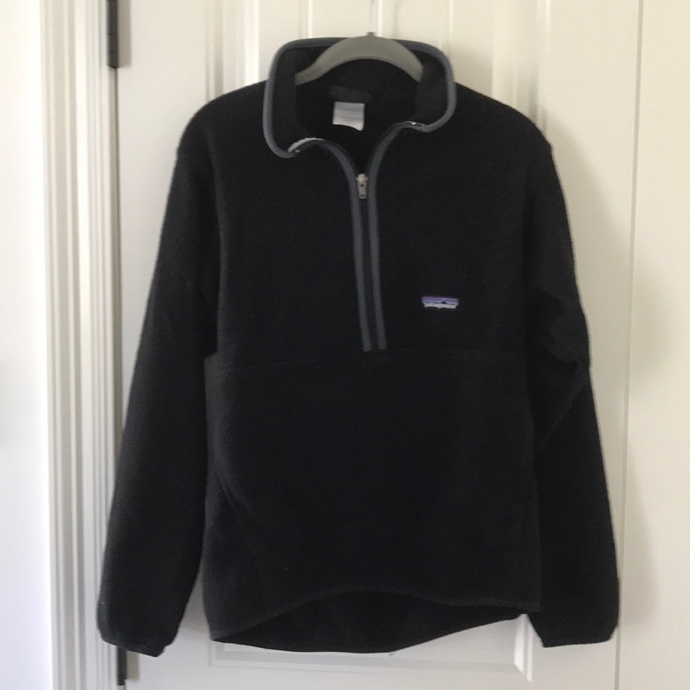 Black quarter zip Patagonia fleece pullover